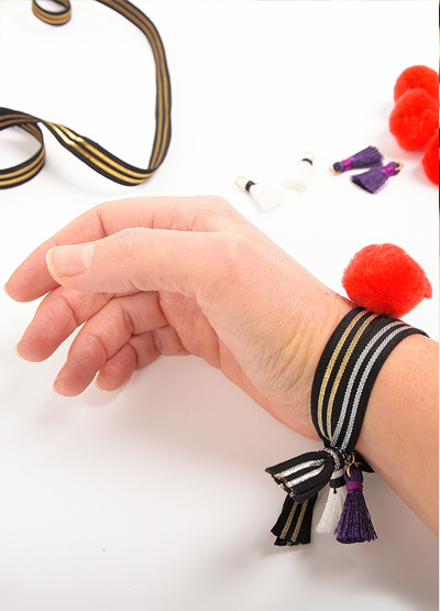 ruban, élastique, bande, métalique, pompon, bracelet